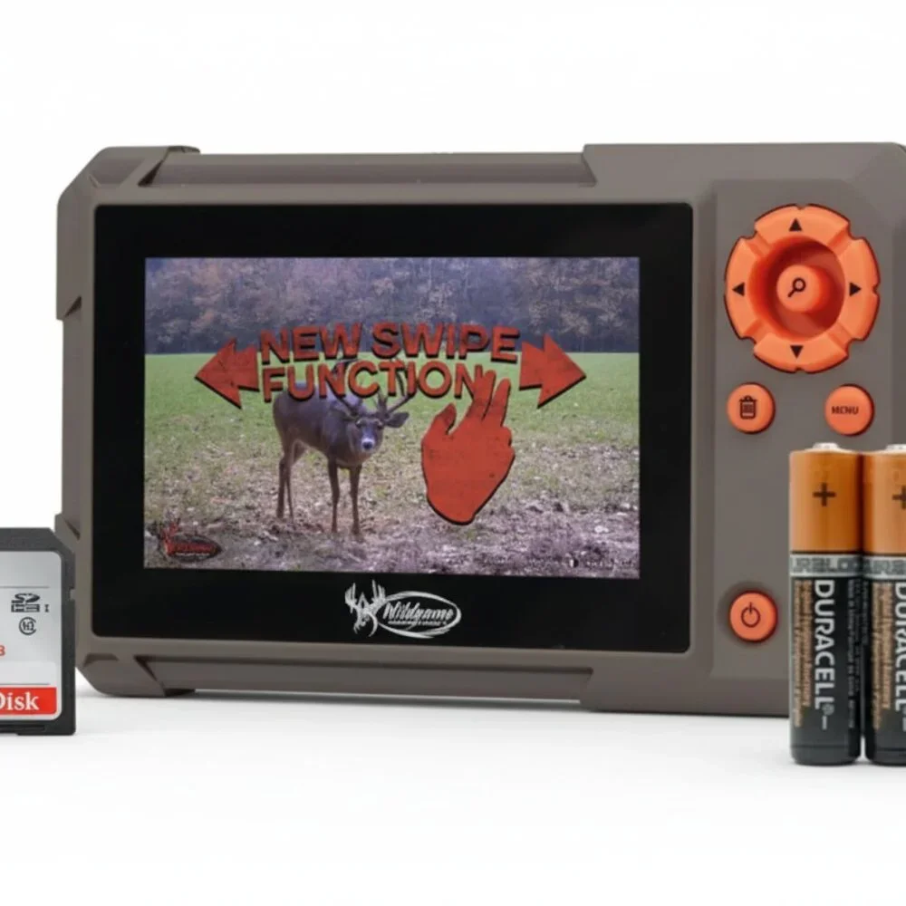 WILDGAME INNOVATIONS Trail Pad Swipe VU60 SD Card Viewer Batteries & 2 SD Cards